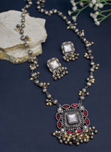 Vriti stone necklace set