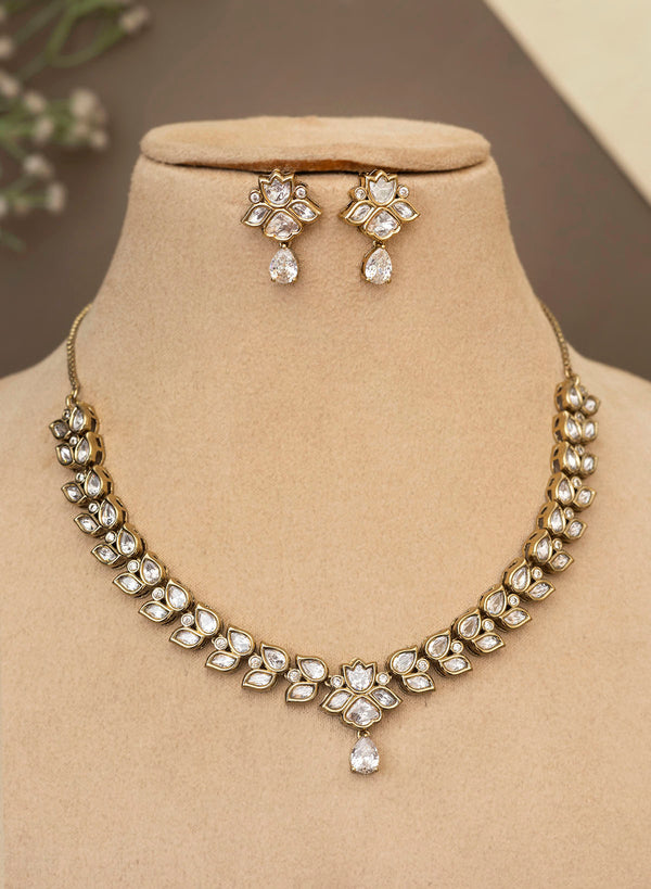 Avik Necklace aet