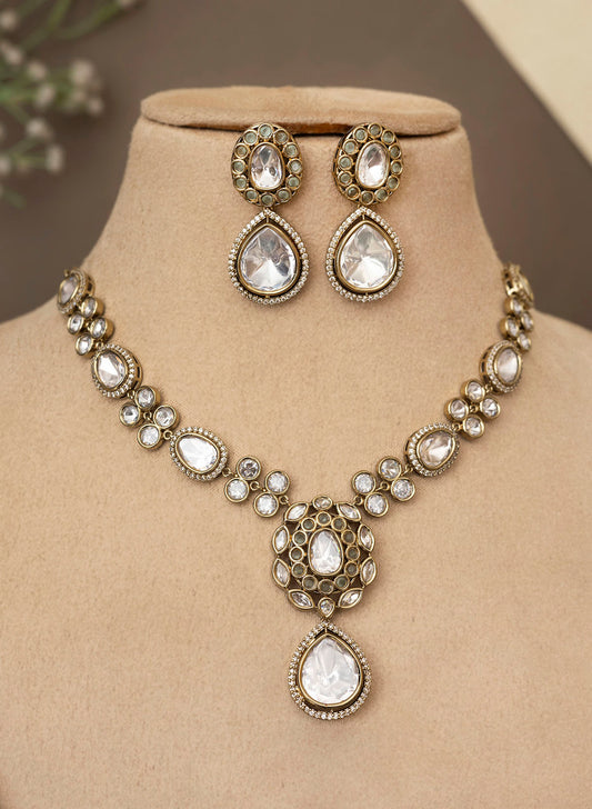 Sada Kundan set