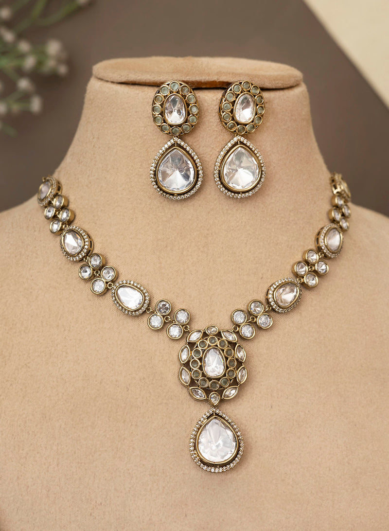 Sada Kundan set