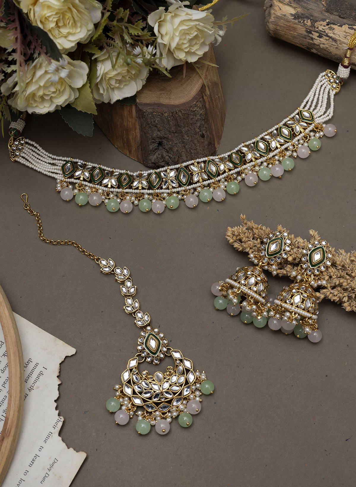 Vridhi Necklace set with Maangtikka