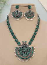 RAASHII NECKLACE SET