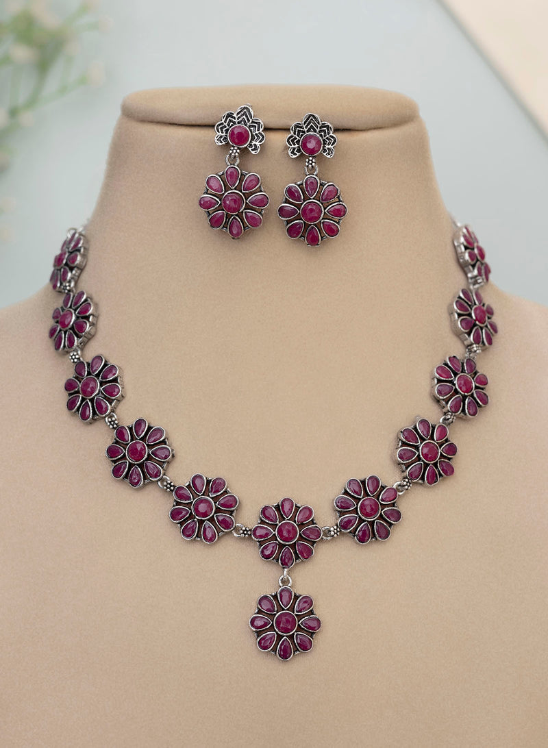 Nabha Necklace Set