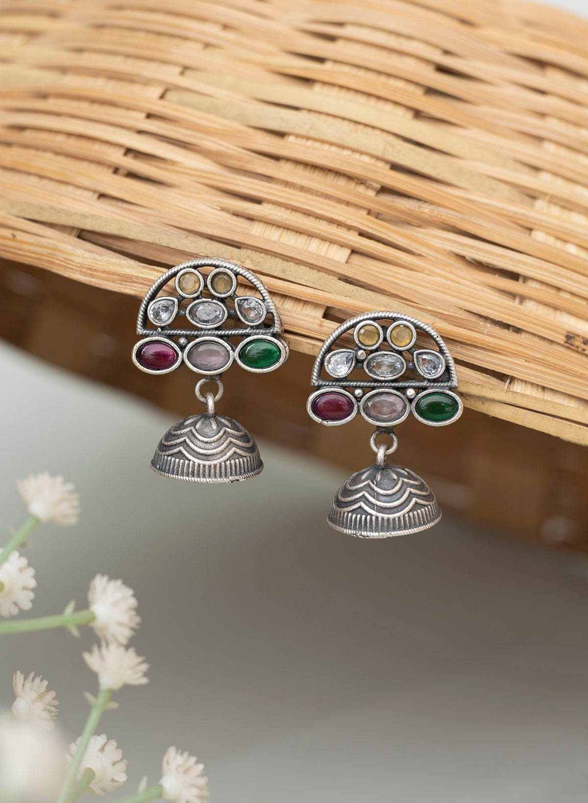 Yuvana jhumka