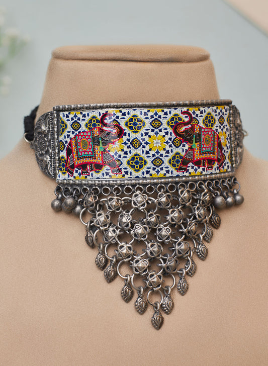 Jasmine oxidised choker