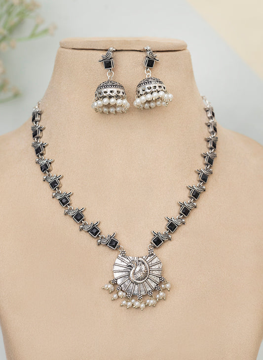 Amrina Necklace Set
