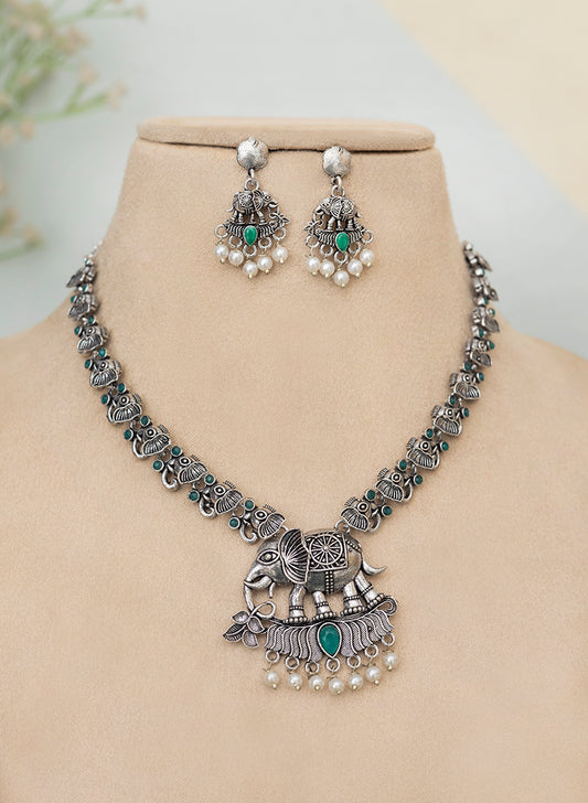 Vanika Necklace set