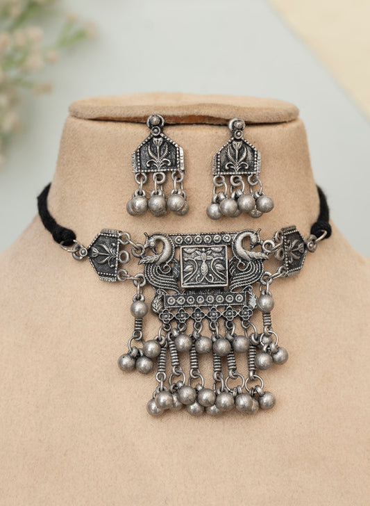 Trishaa Choker Set