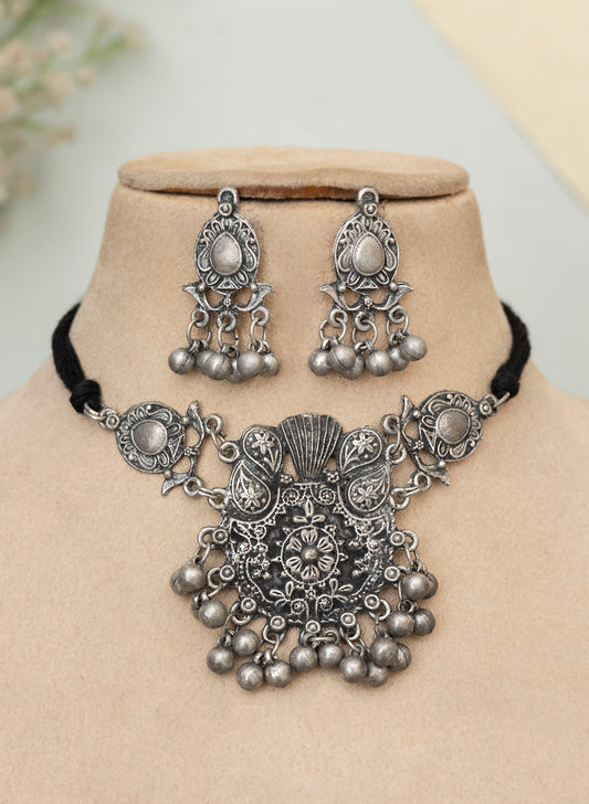 Rutuja Choker set