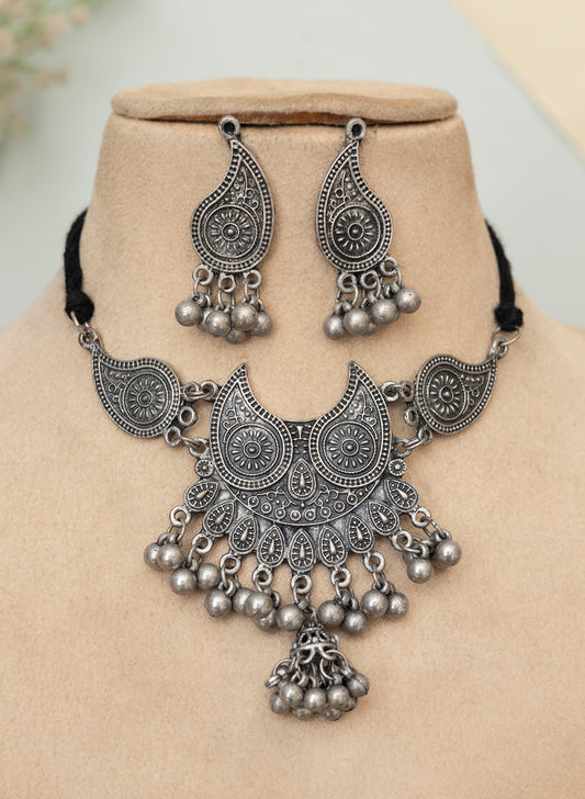 Samyukta Choker Set
