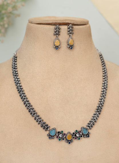 Revi Necklace Set