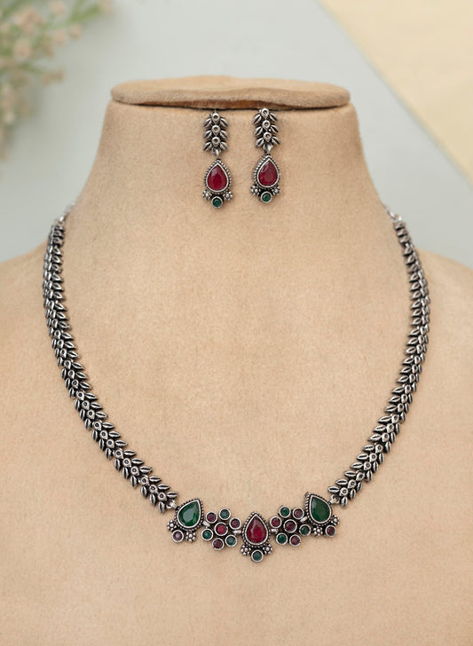 Revi Necklace Set
