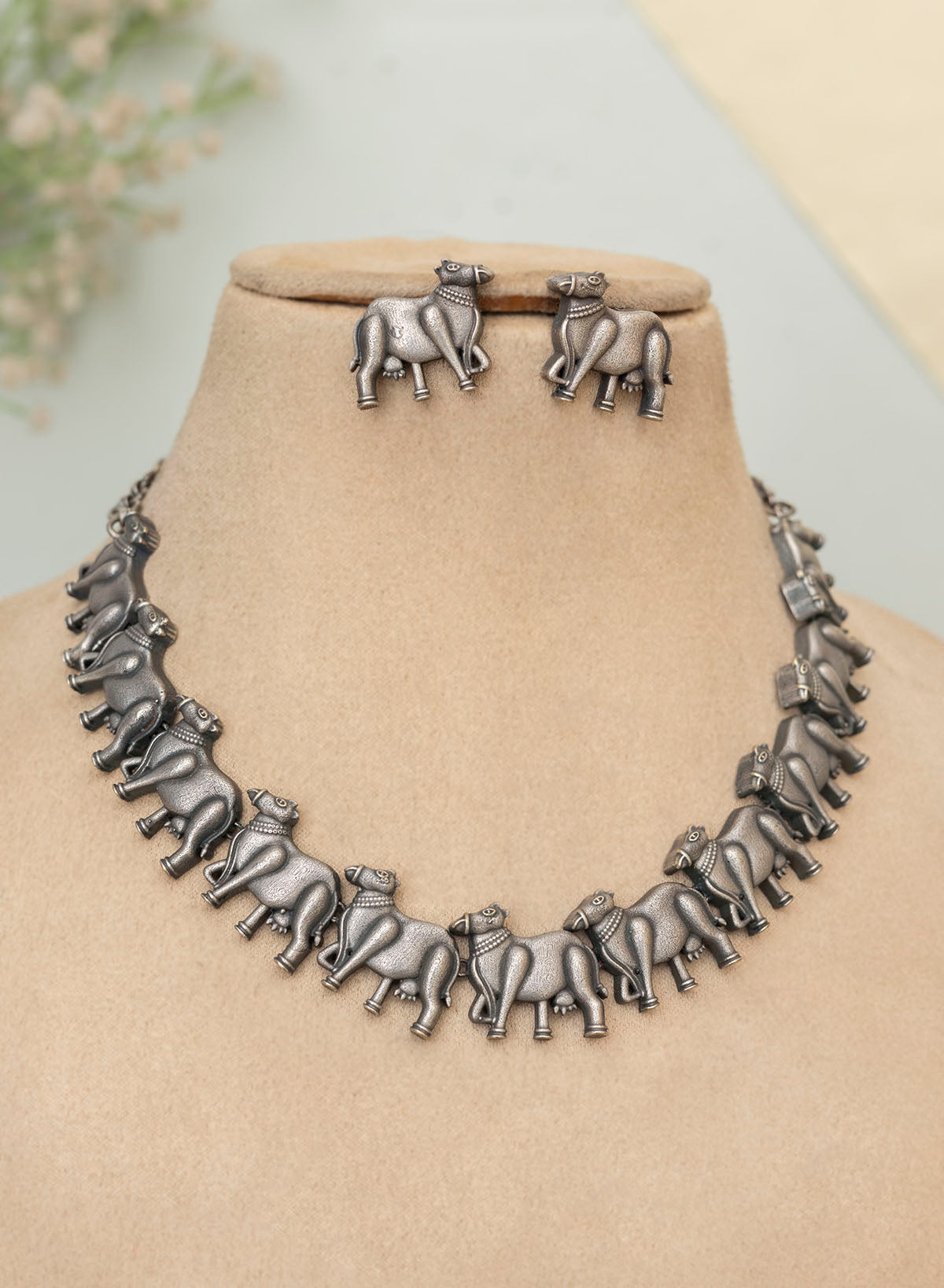 Nandi Necklace Set