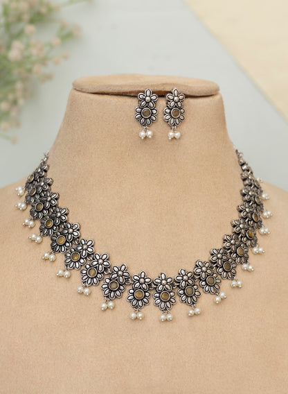 Atishee Necklace Set