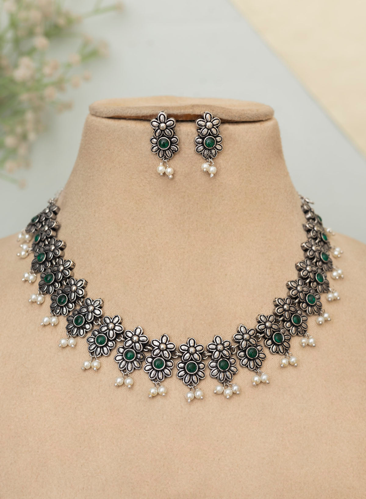 Atishee Necklace Set