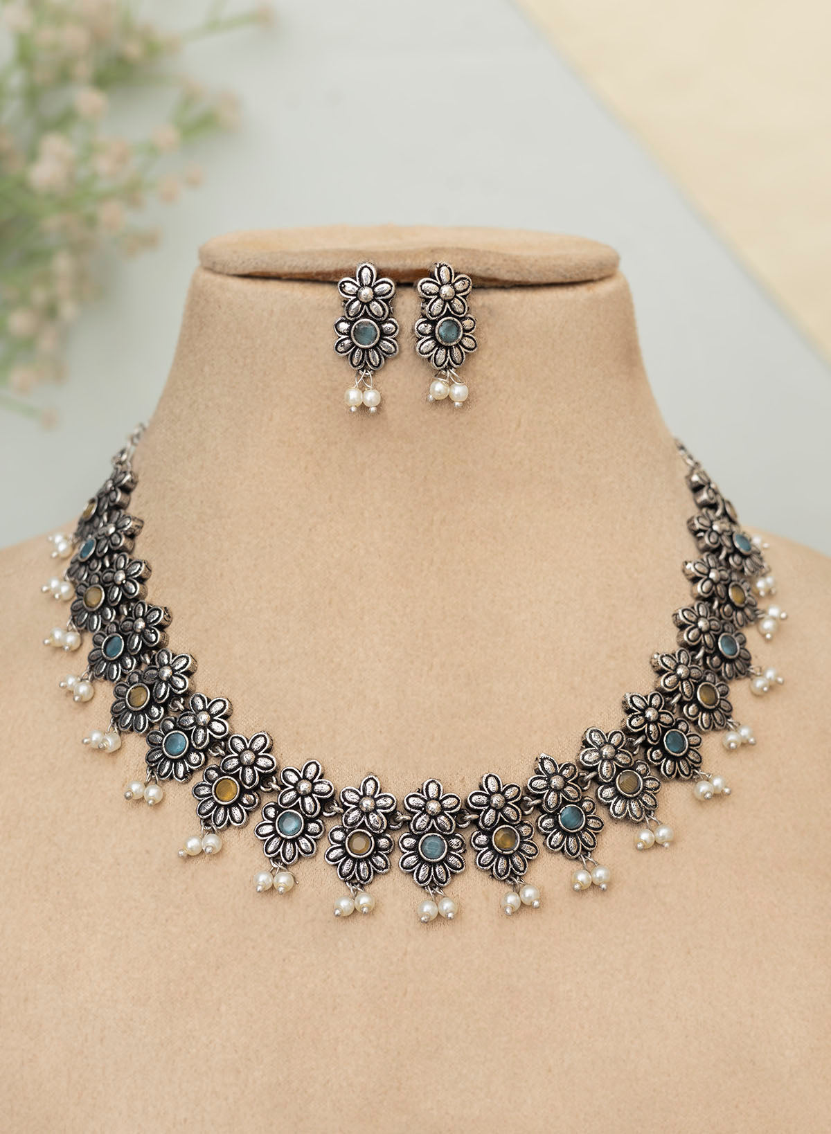 Atishee Necklace Set