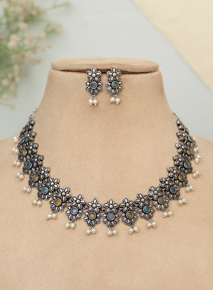 Atishee Necklace Set