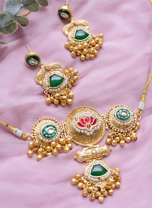 Insha necklace set