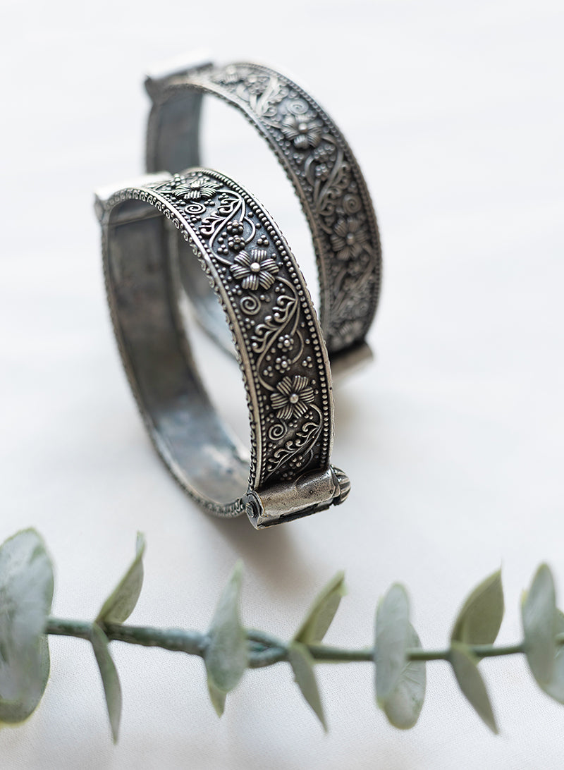 vantika Bangle