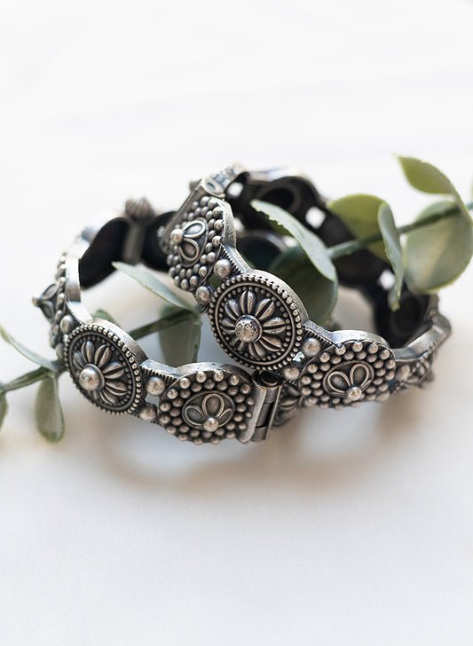 Tishika Bangle