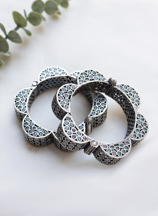 Pragya Bangle