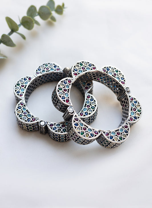 Pragya Bangle