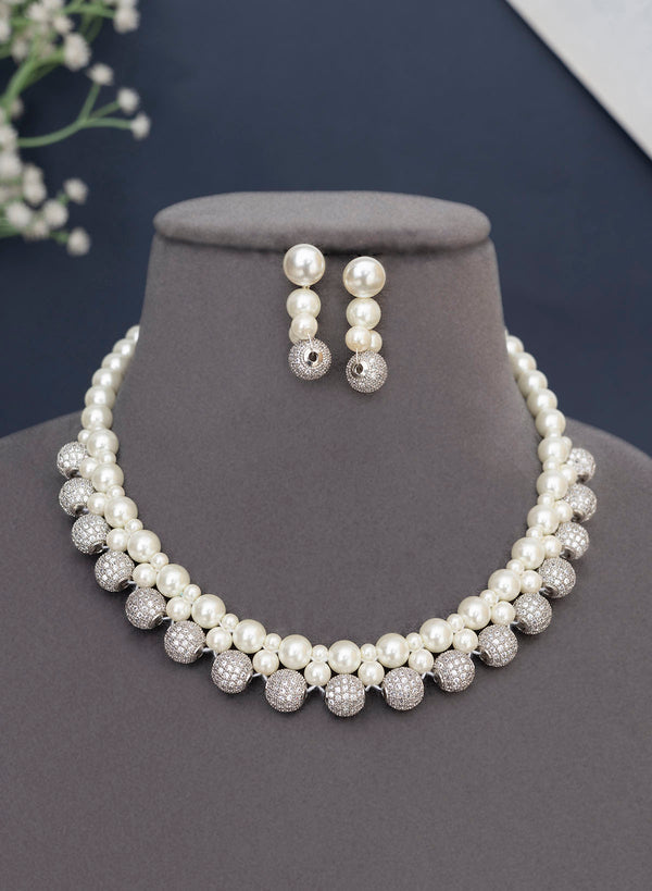 Mrida Pearl Necklace set
