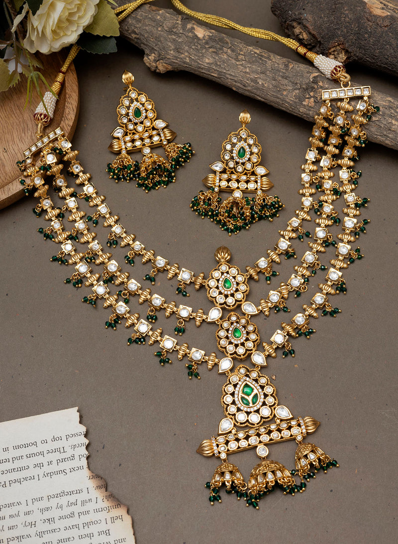 Ganishkha Three layer Necklace set