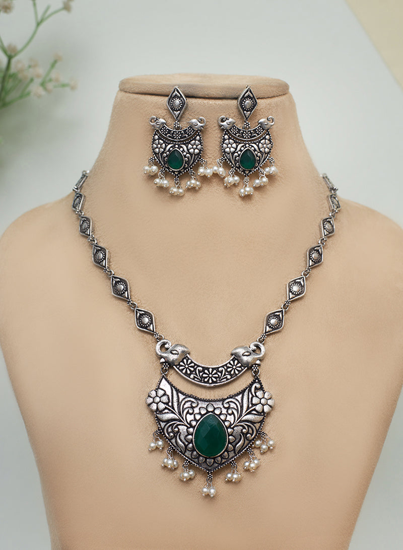 Saumya necklace set