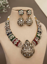 Ijaya Necklace Set