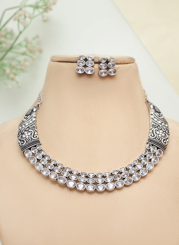 Vanthi necklace set