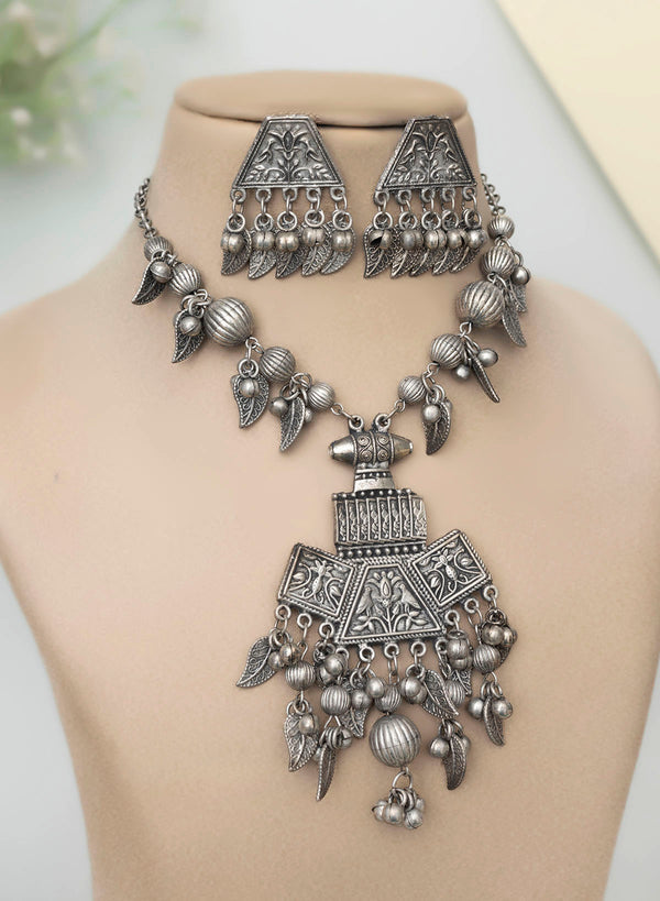 Shulini Oxidised Necklace set