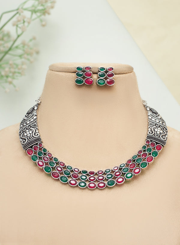 Vanthi necklace set