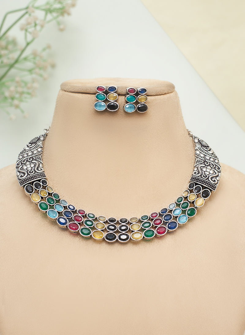 Vanthi necklace set