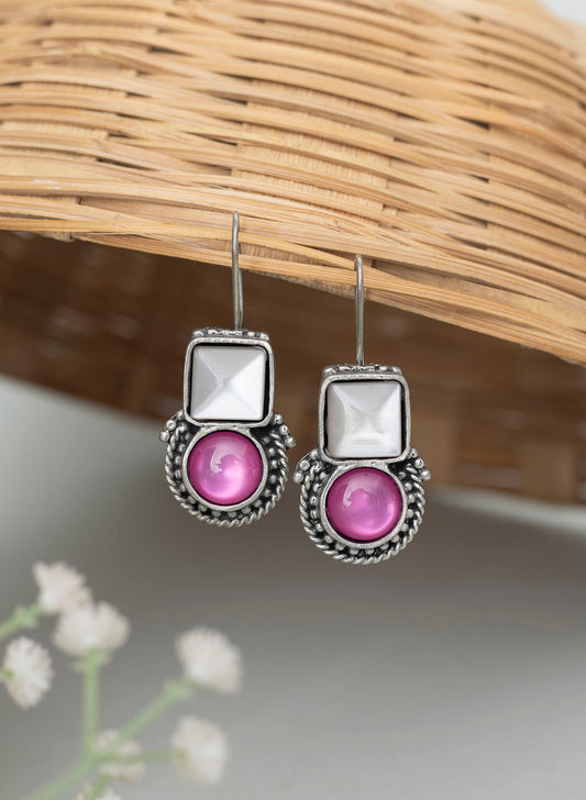 Varalika stone stud
