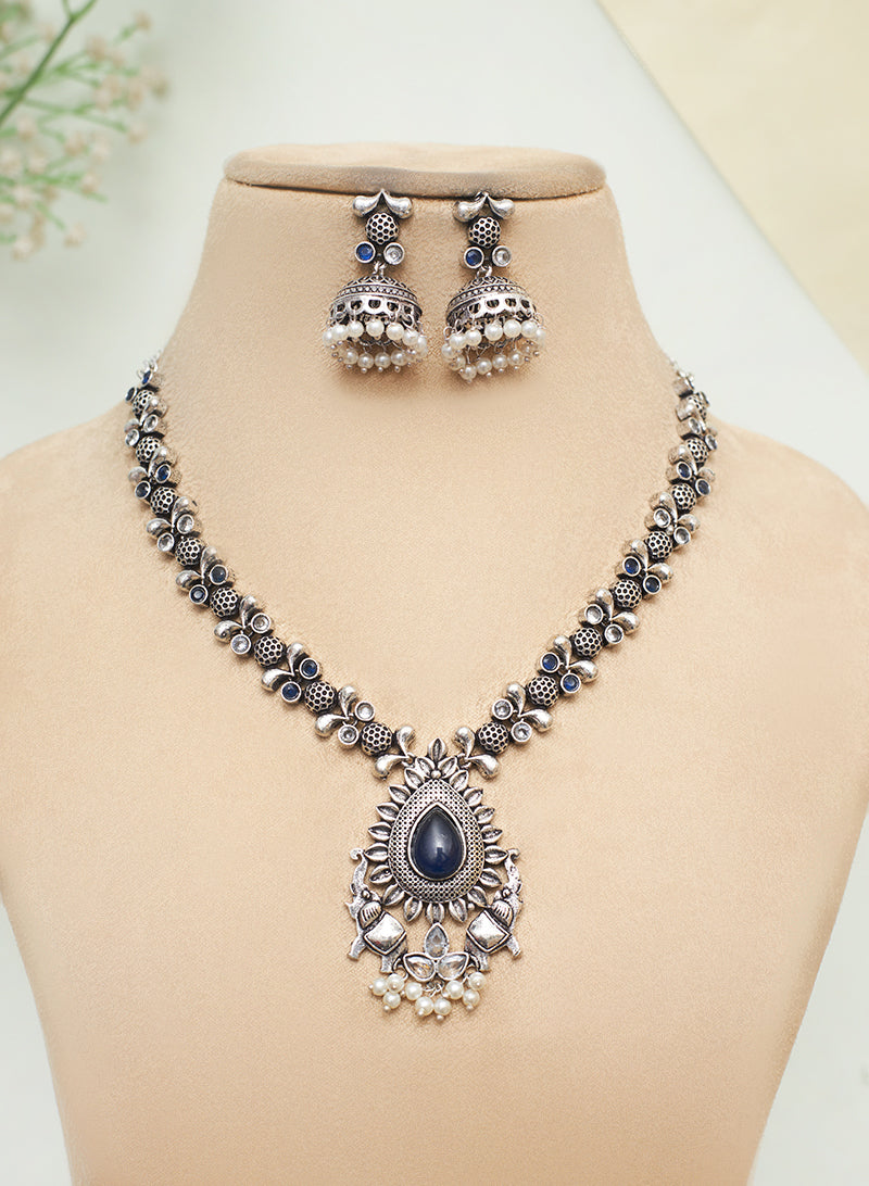 Shoyon necklace set