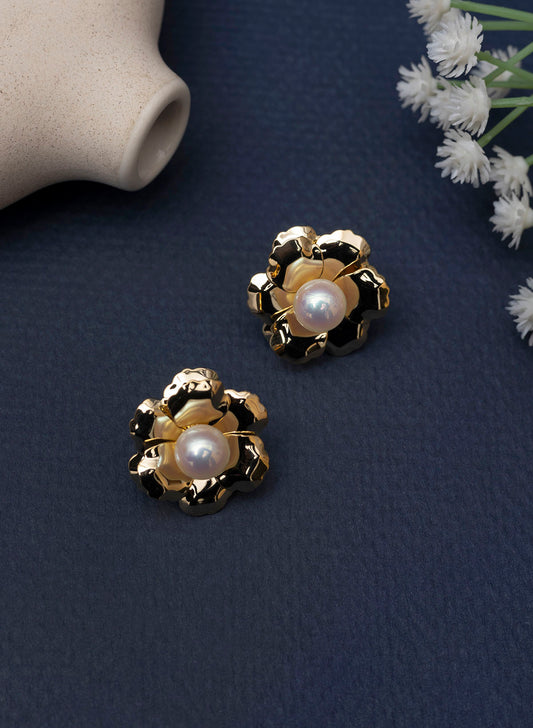 Trivyaa stud earring