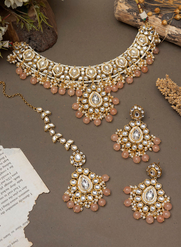 Aru Kundan Necklace Set