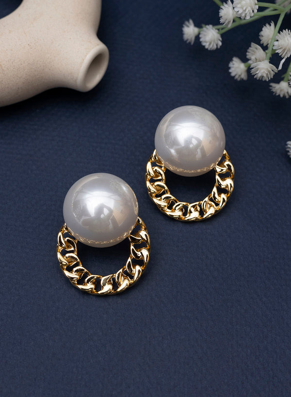 Naitya Pearl Earrings
