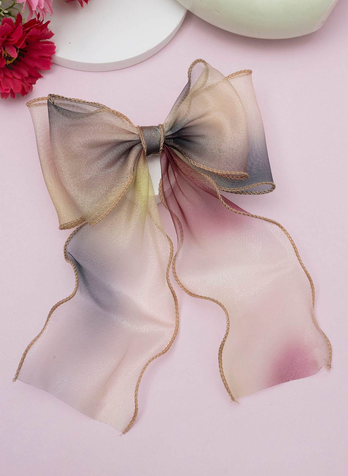 Roomy hair bow