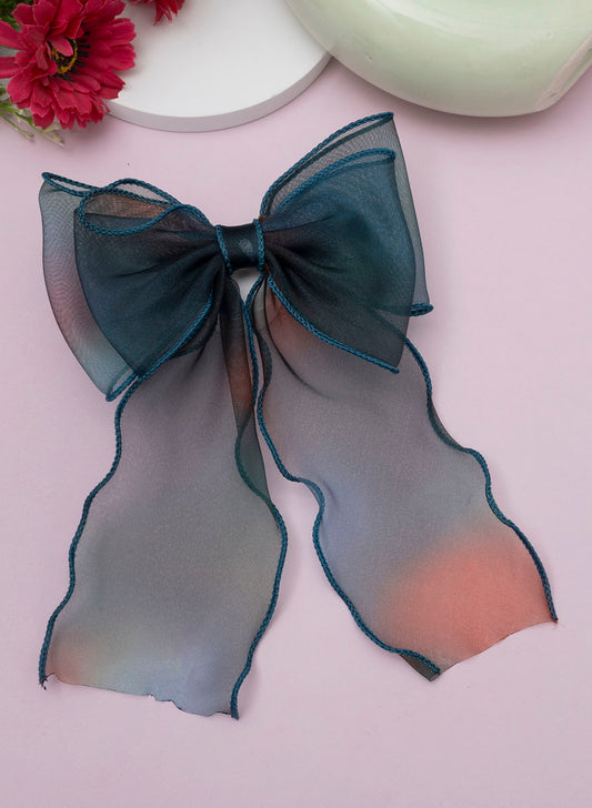 Roomy hair bow