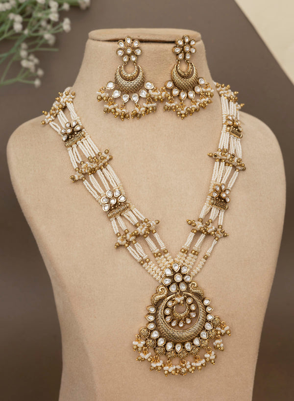 Nandita necklace set