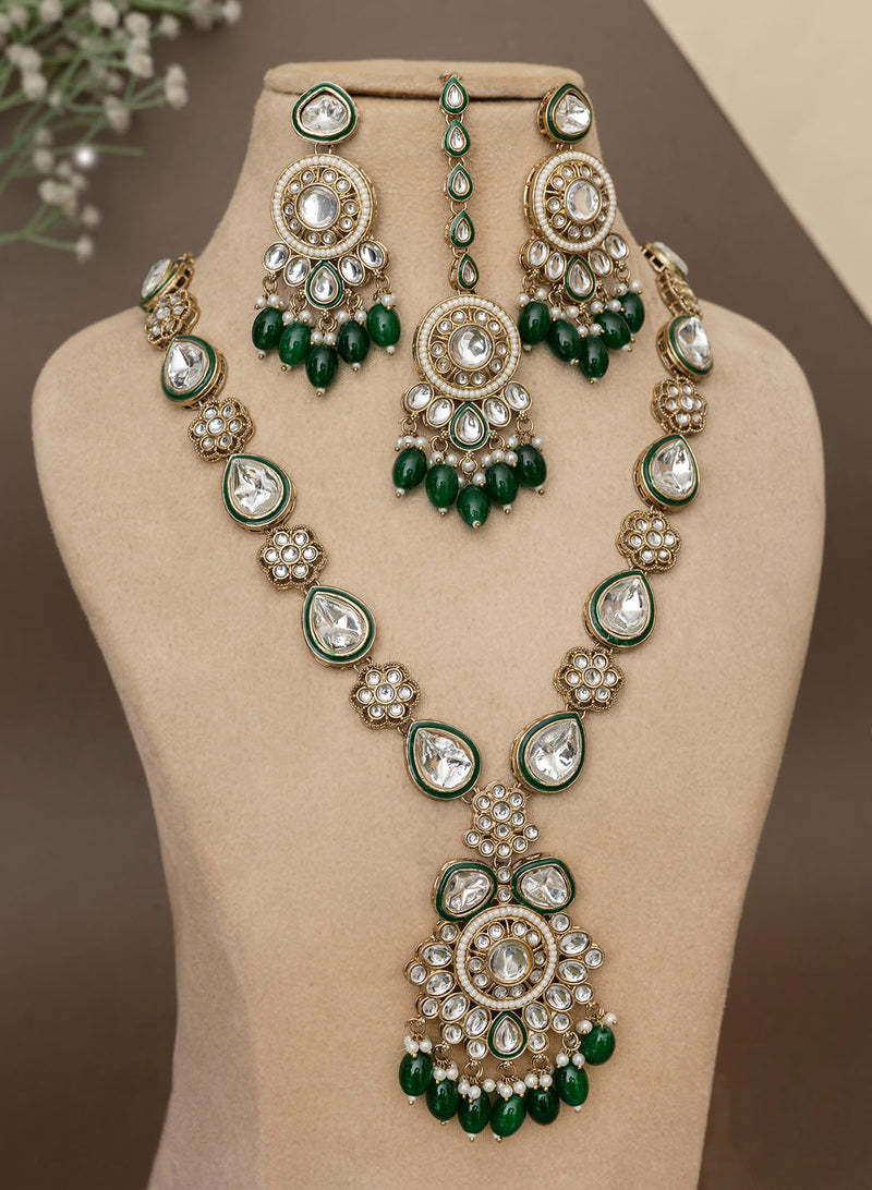 Divisha necklace set