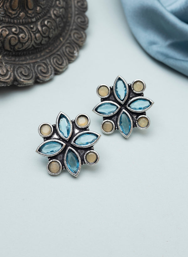 Arsh Stud Earrings