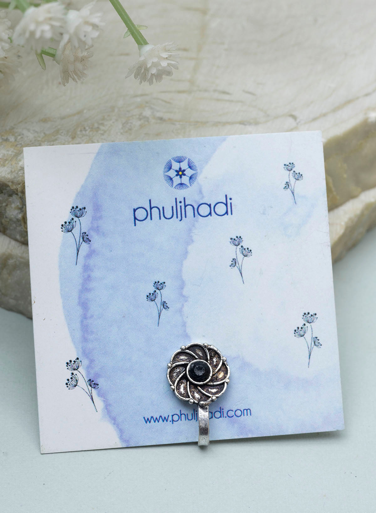 Abhyukt Nose pin