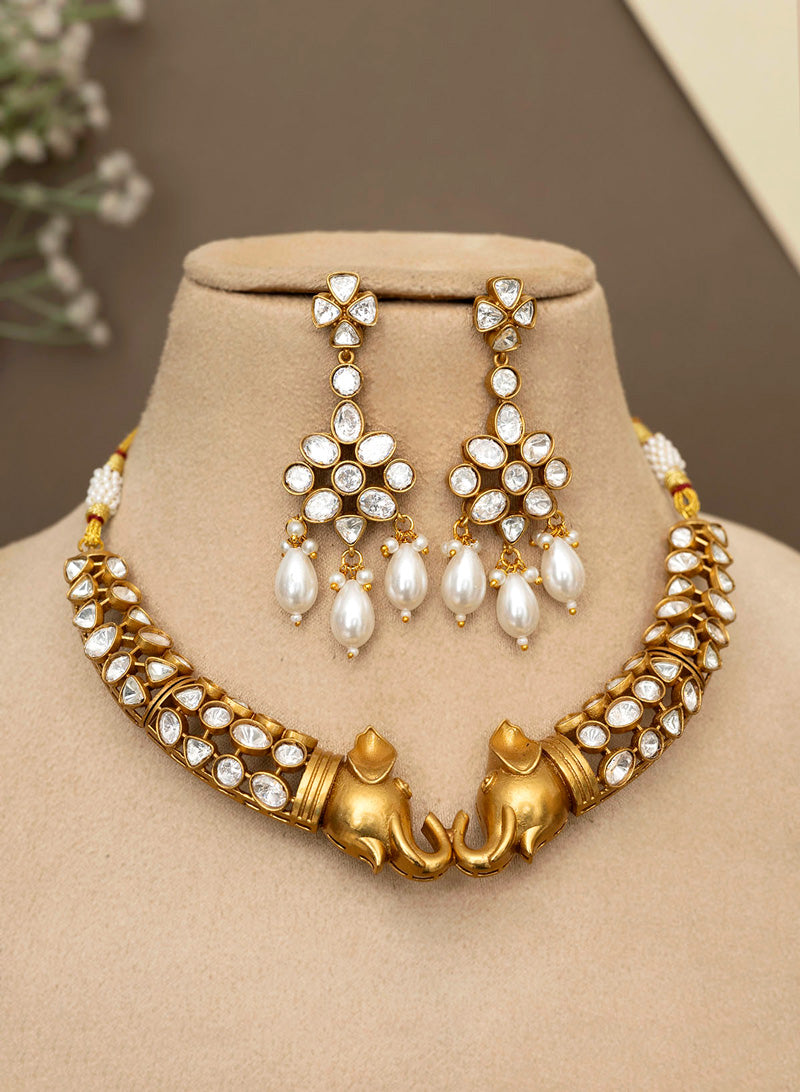 Aadia  necklace set