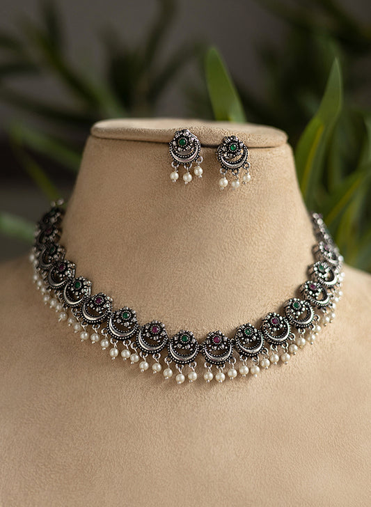 Deshna stone choker set