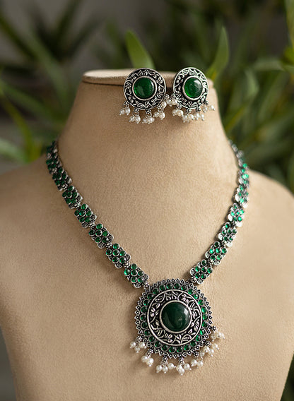 Dayita necklace set