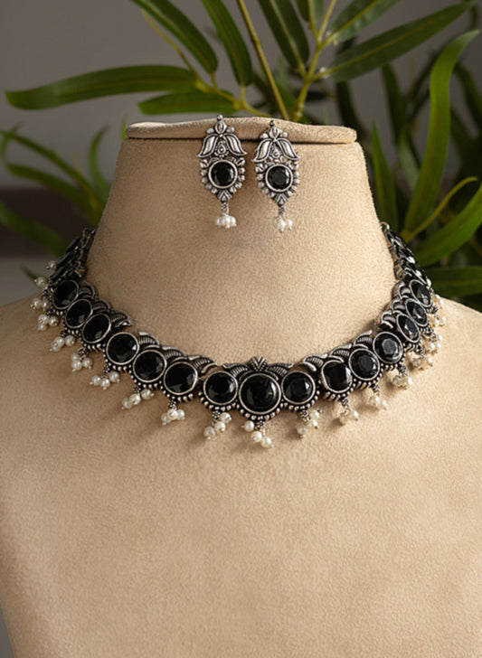 Prishaa Necklace Set