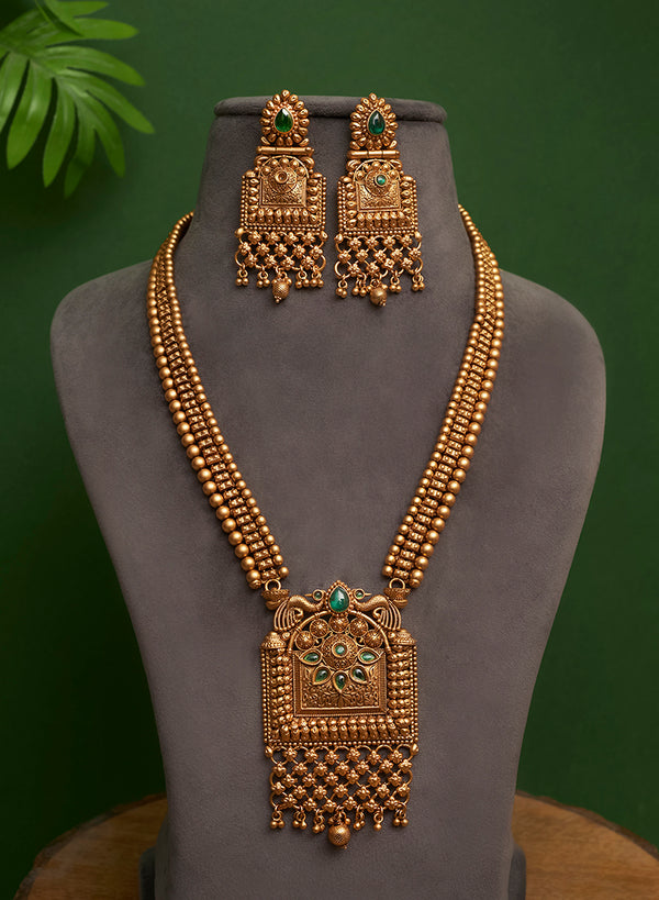 Surabhi necklace set